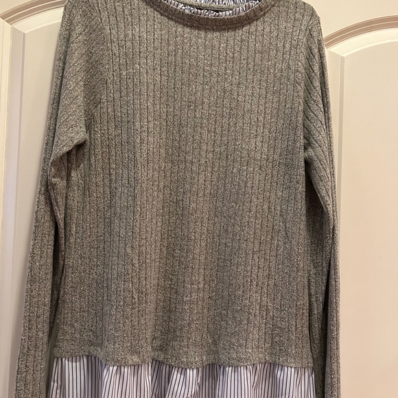 Olivia Sky L Light Gray Ruffle Round Neck Long Sleeve Pullover Layered Sweater - Picture 1 of 9